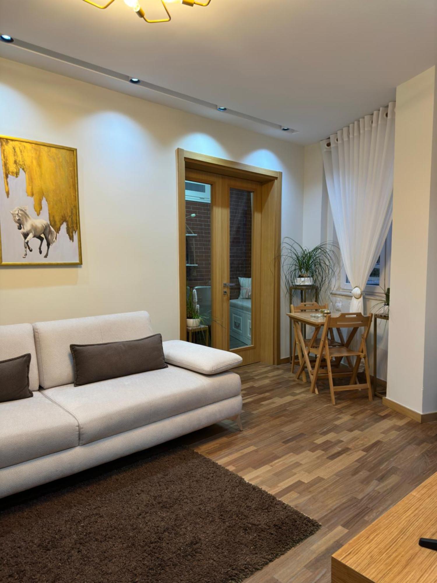 Dry Lake Apartment Tirana Esterno foto